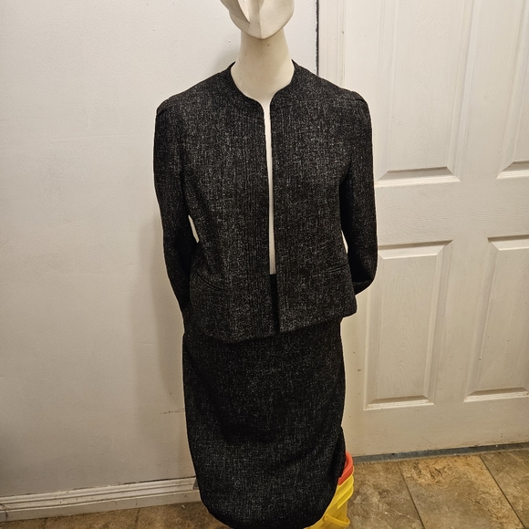 Elegant 2 pc Charcoal Grey Suit Sz 13/14 - Picture 2 of 11